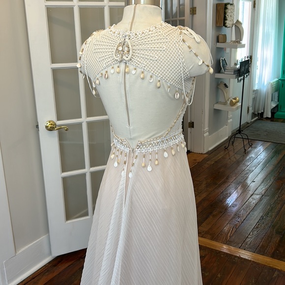 Soft, flowing knife pleated Boho bridal gown by Chic Nostalgia, size 2 NWT - Picture 6 of 9